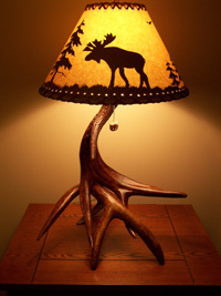 Two Whitetail Antler Lamp with Black Forest Finish