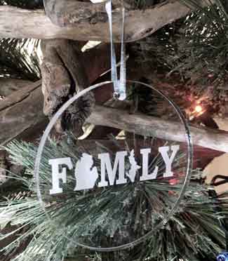 Personalized Engraved Ornaments by Endless Etching